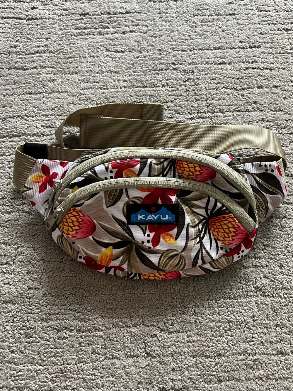 KAVU Tropical Floral Pattern Belt Bag